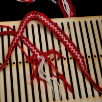 Hřebenový pásek ::::: Weaving on heddle loom